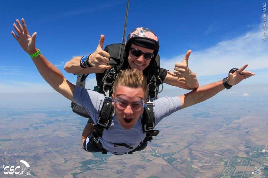 How Old To Skydive In Us