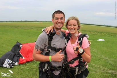 tandem-skydiving-landing